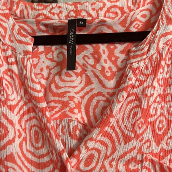 Cathy woman  3 X coral and white flowy button down shirt - Picture 7 of 9